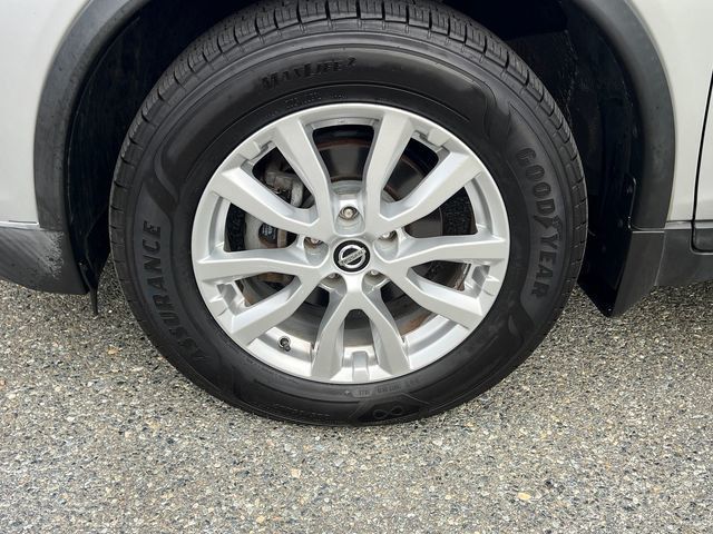 2017 Nissan Rogue AWD SV - 23070733 - 7