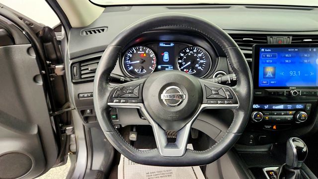 2017 Nissan Rogue AWD SV - 23028897 - 12