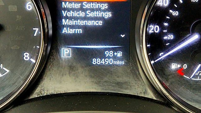 2017 Nissan Rogue AWD SV - 23028897 - 14