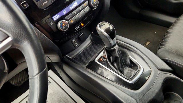 2017 Nissan Rogue AWD SV - 23028897 - 15