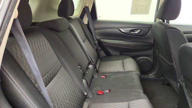 2017 Nissan Rogue AWD SV - 23028897 - 19