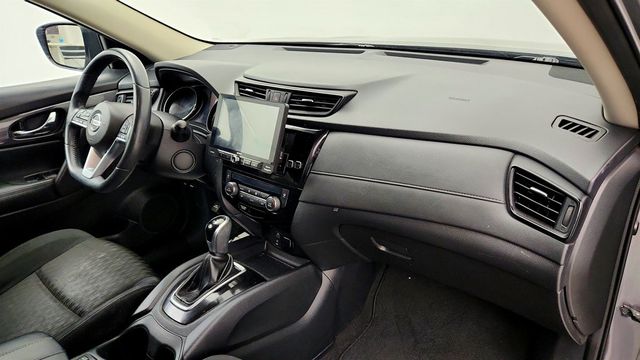 2017 Nissan Rogue AWD SV - 23028897 - 21