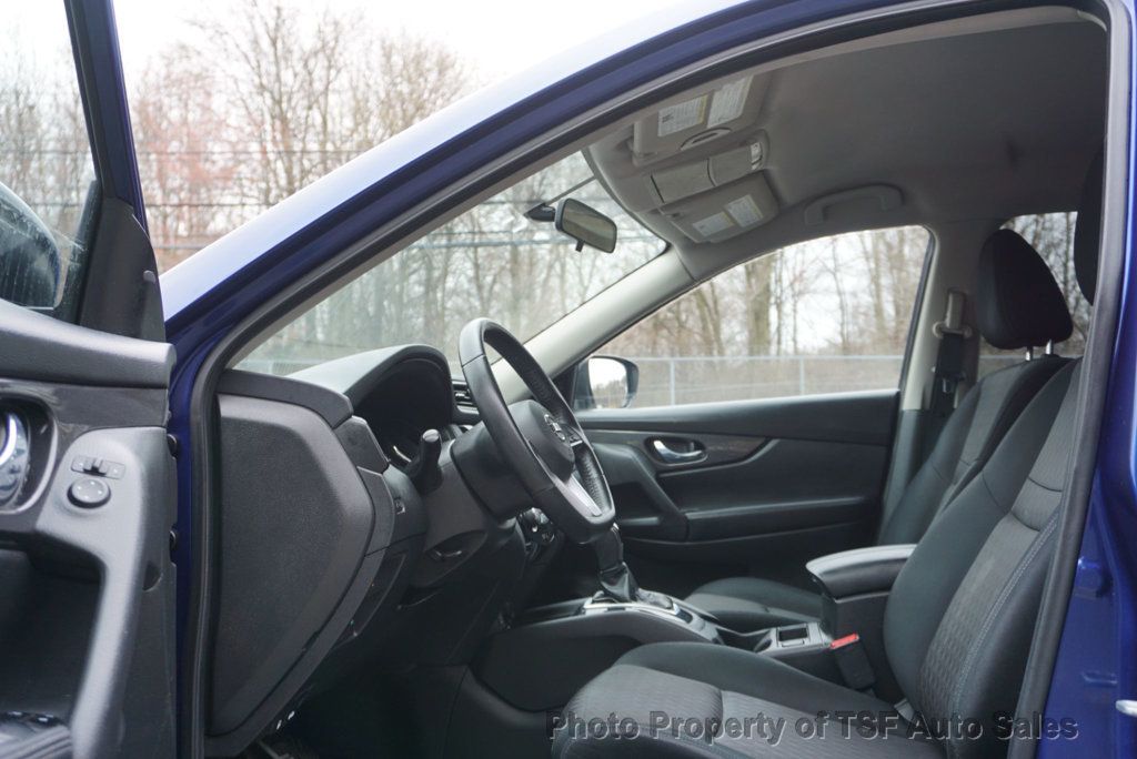 2017 Nissan Rogue AWD SV - 23007697 - 9