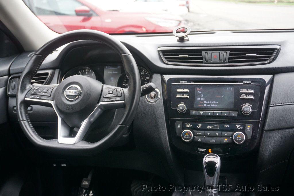 2017 Nissan Rogue AWD SV - 23007697 - 13