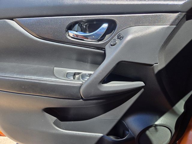 2017 Nissan Rogue FWD S - 22949392 - 14