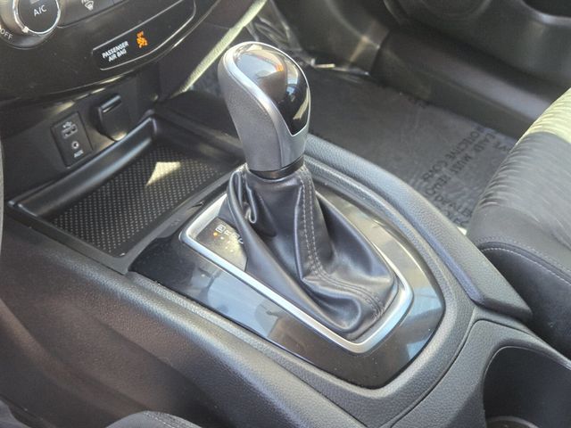 2017 Nissan Rogue FWD S - 22949392 - 19