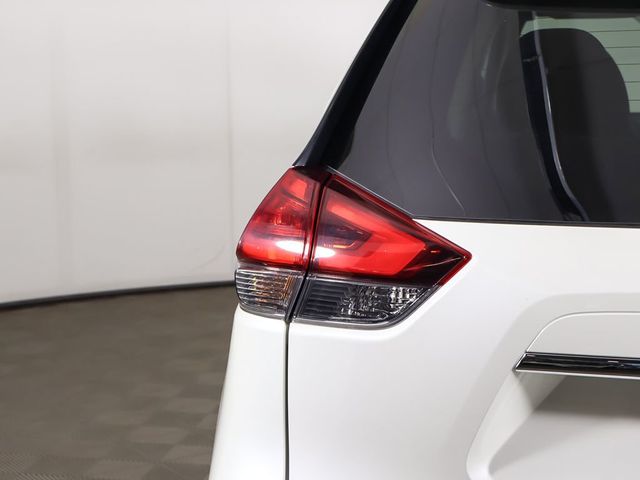 2017 Nissan Rogue FWD S - 23012080 - 11