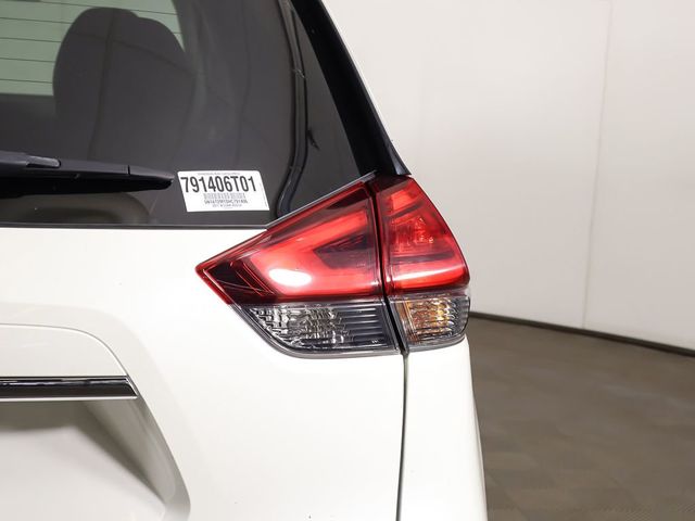 2017 Nissan Rogue FWD S - 23012080 - 12