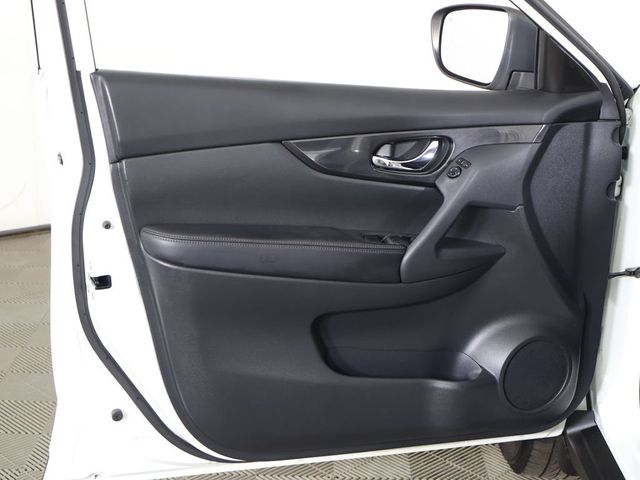 2017 Nissan Rogue FWD S - 23012080 - 18
