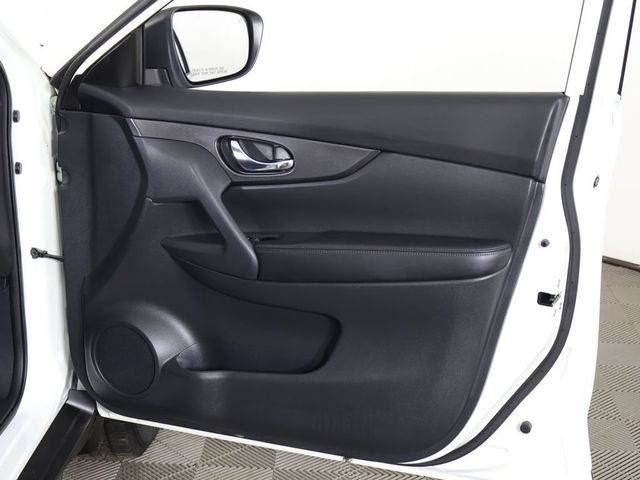 2017 Nissan Rogue FWD S - 23012080 - 19