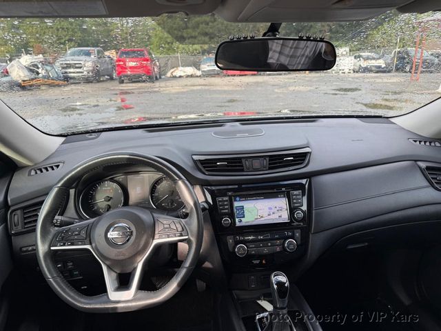 2017 Nissan Rogue FWD SV - 22928645 - 12