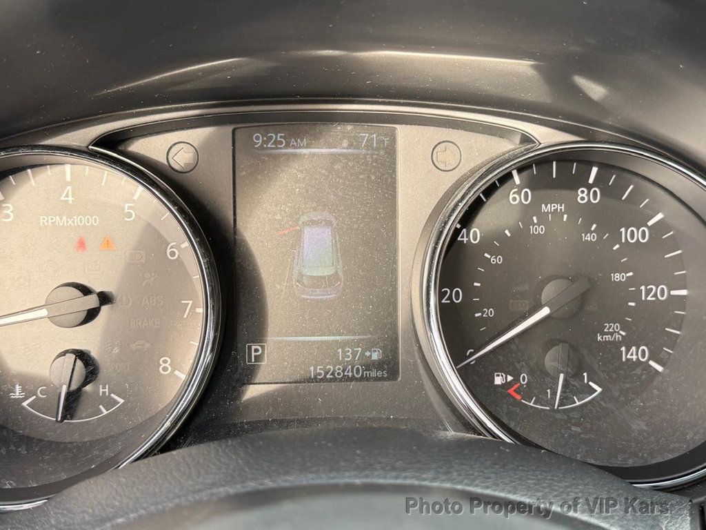 2017 Nissan Rogue FWD SV - 22928645 - 13