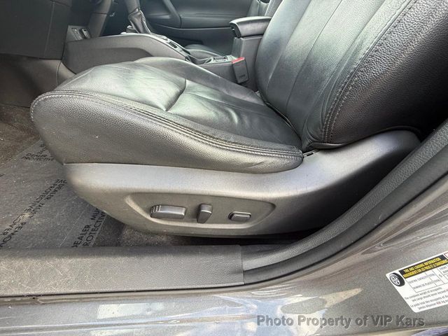 2017 Nissan Rogue FWD SV - 22928645 - 17