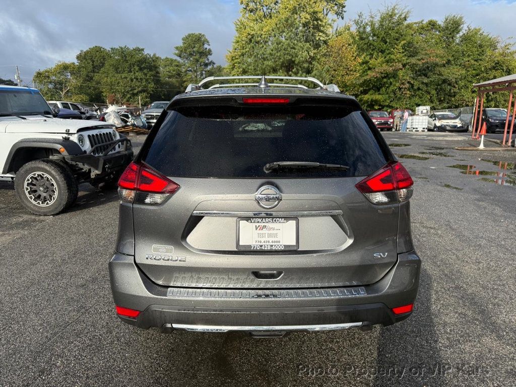 2017 Nissan Rogue FWD SV - 22928645 - 5