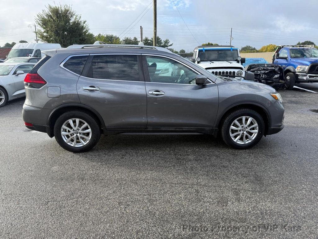 2017 Nissan Rogue FWD SV - 22928645 - 6