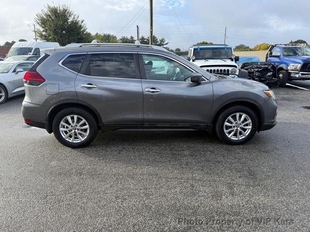 2017 Nissan Rogue FWD SV - 22928645 - 6