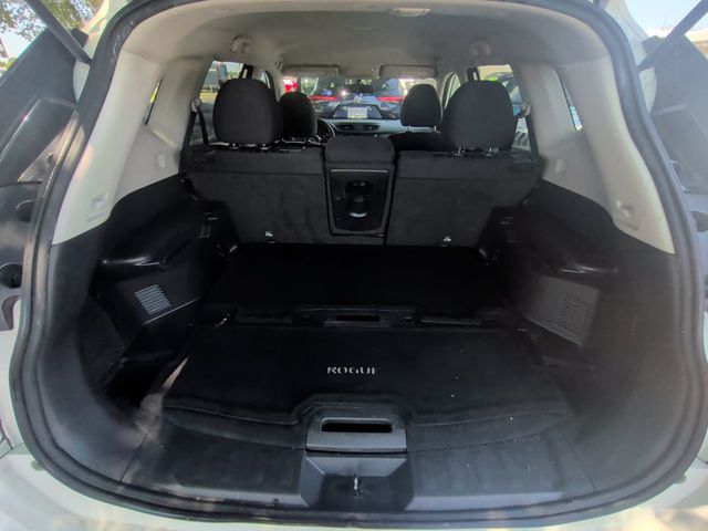 2017 Nissan Rogue S - 23027145 - 21