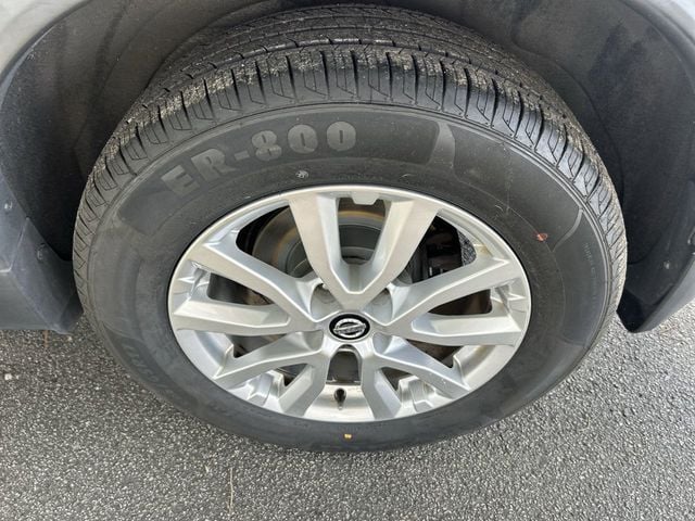 2017 Nissan Rogue S - 23027150 - 9