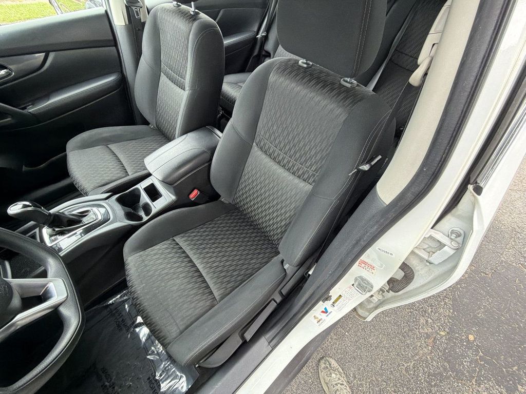 Nissan Rogue photo 14