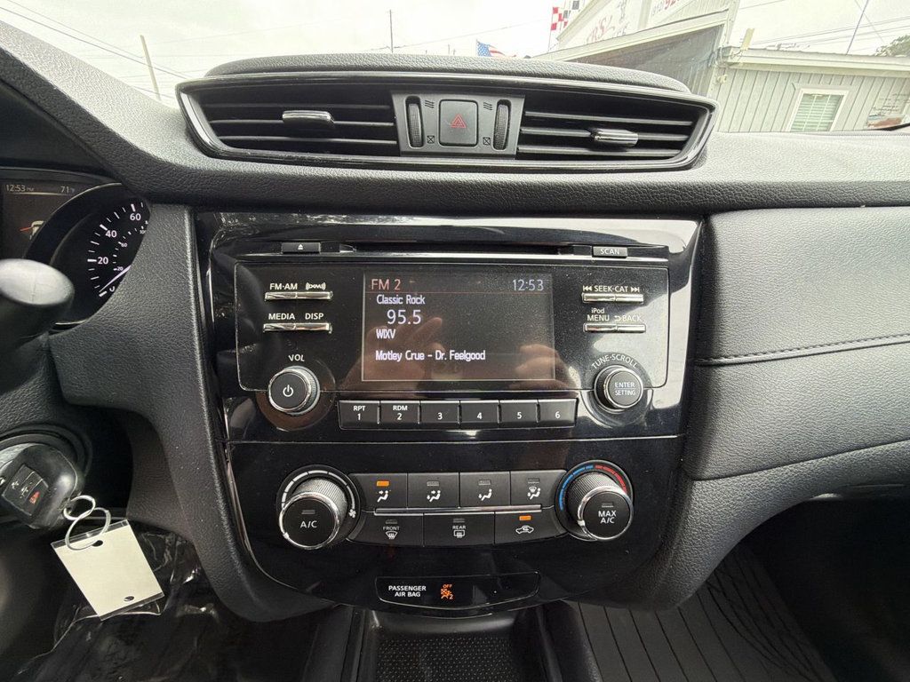 Nissan Rogue photo 17