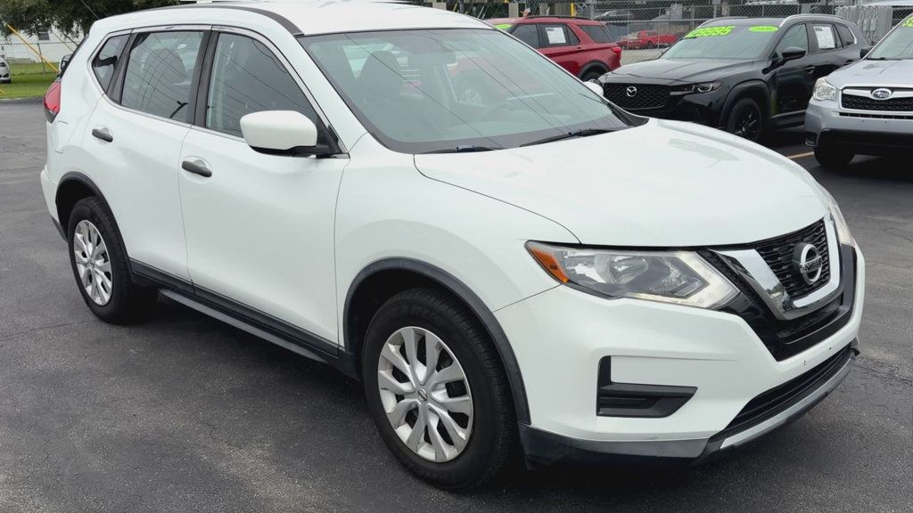 Nissan Rogue photo 2