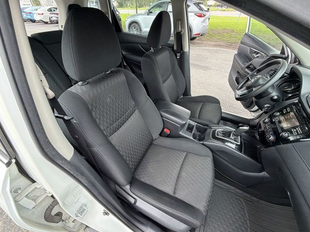 2017 Nissan Rogue S - 23082863 - 19