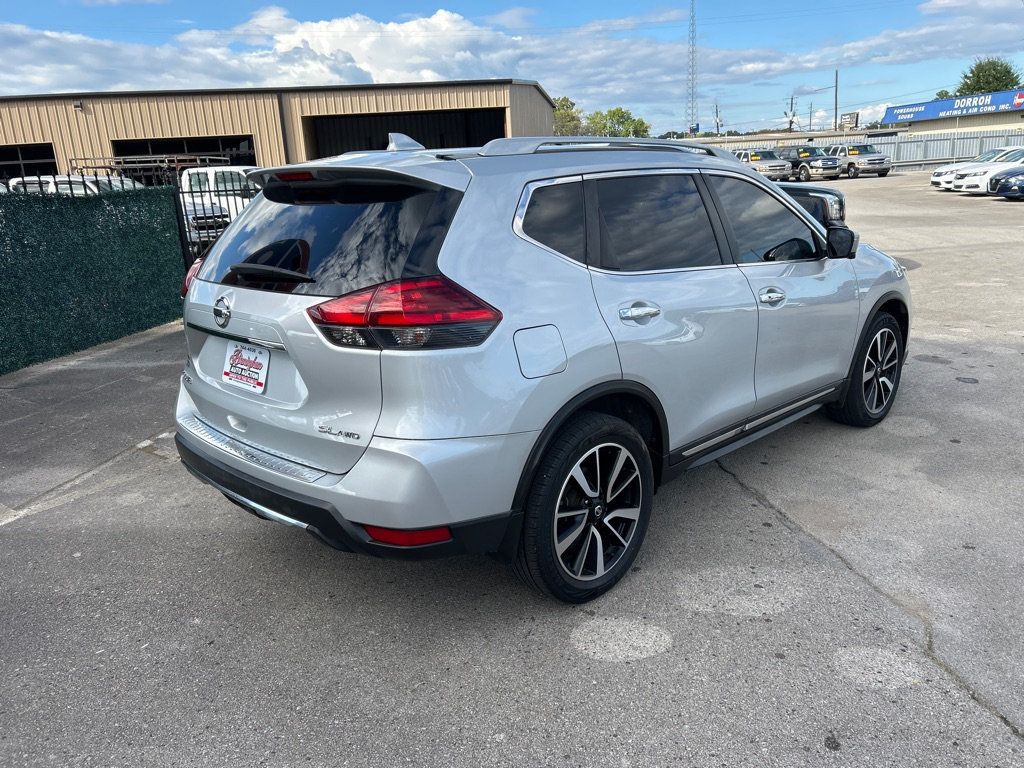 2017 Nissan Rogue SL photo 2