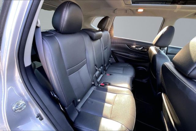 2017 Nissan Rogue SL - 23066054 - 10