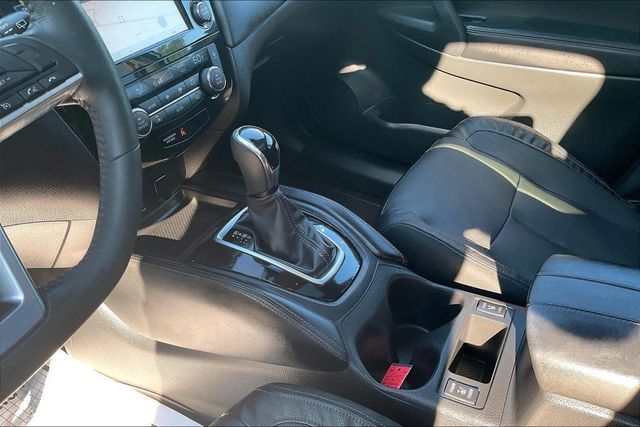 2017 Nissan Rogue SL - 23066054 - 25