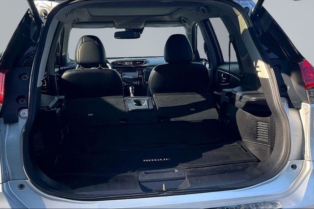 2017 Nissan Rogue SL - 23066054 - 30