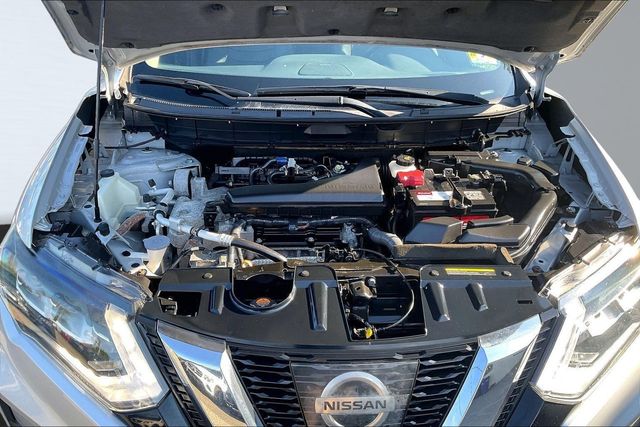 2017 Nissan Rogue SL - 23066054 - 32