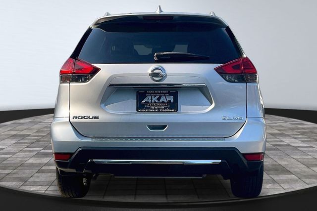 2017 Nissan Rogue SL - 23066054 - 4