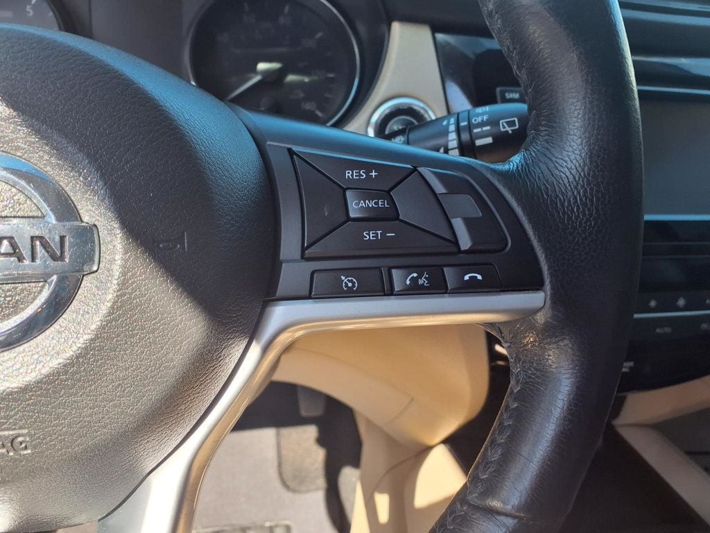 Nissan Rogue photo 10