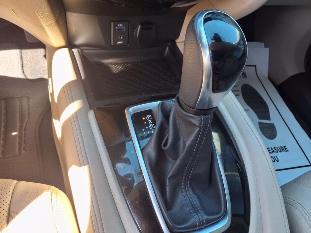 Nissan Rogue photo 14