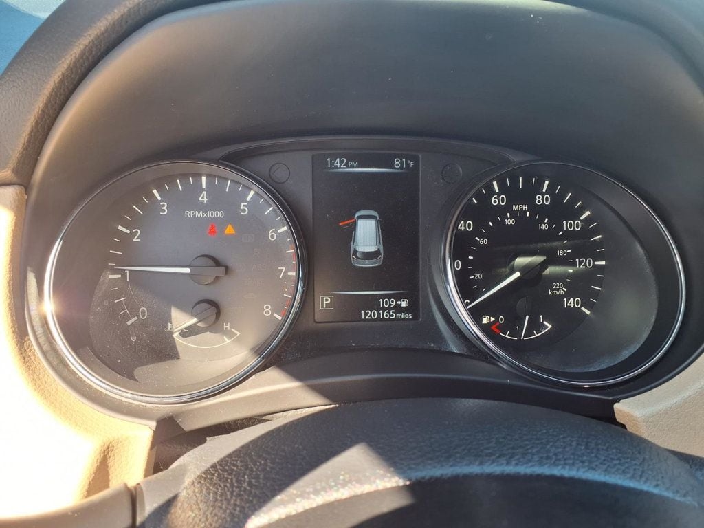 Nissan Rogue photo 15