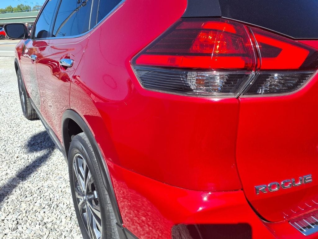 Nissan Rogue photo 18
