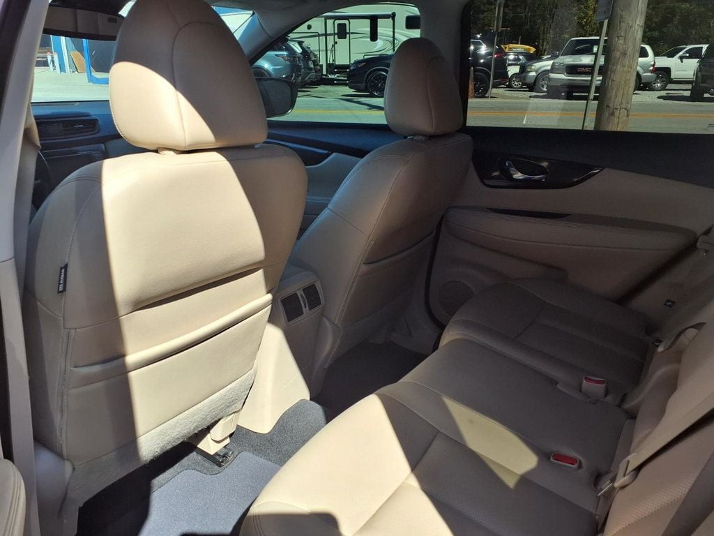 Nissan Rogue photo 19
