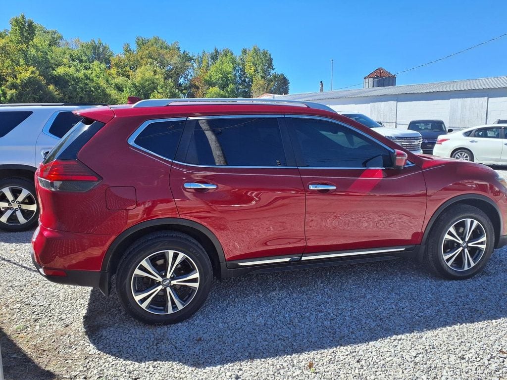 Nissan Rogue photo 3