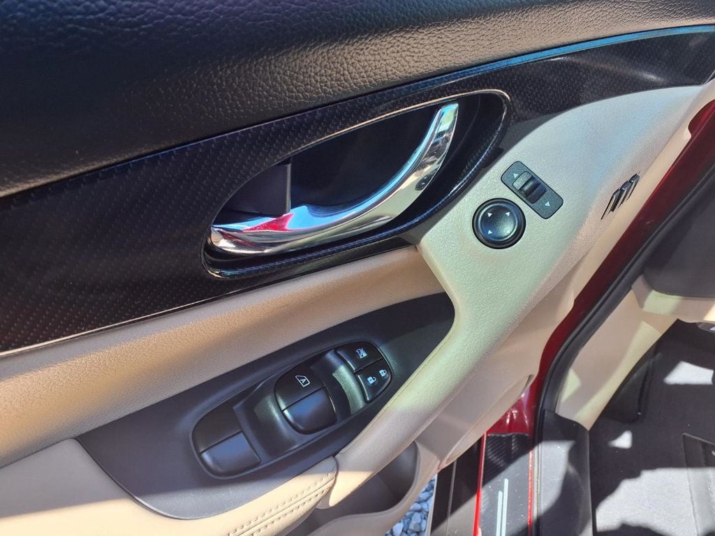 Nissan Rogue photo 8