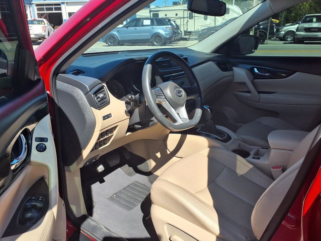 Nissan Rogue photo 9