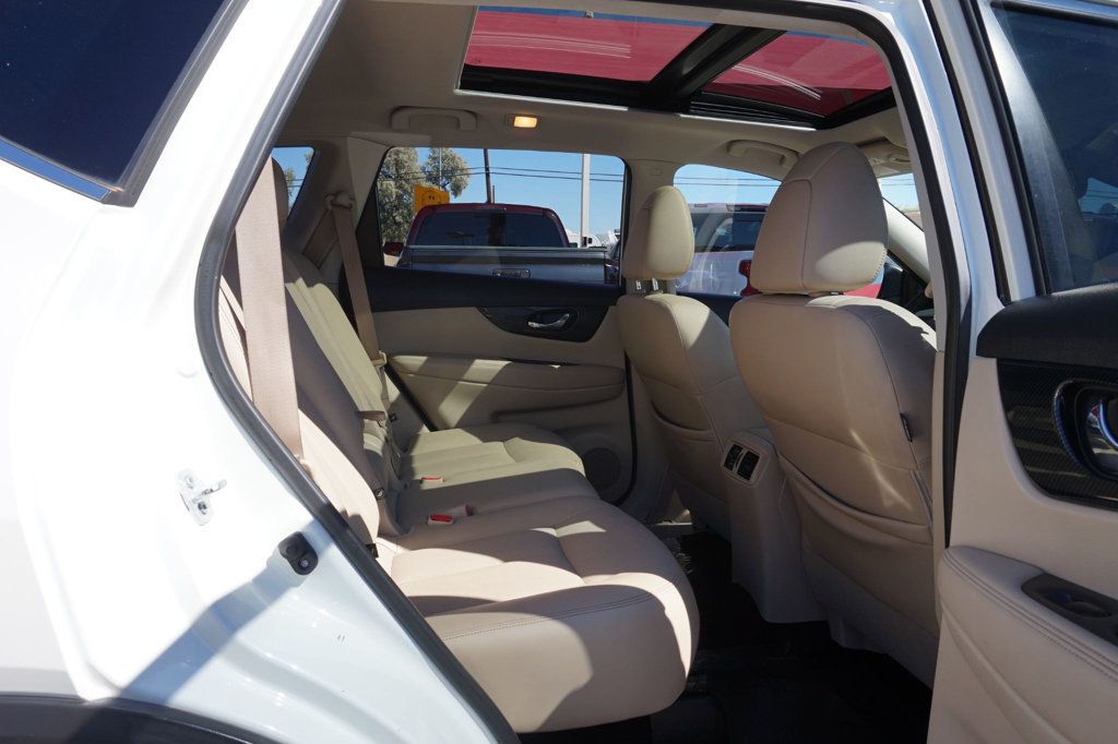 2017 Nissan Rogue SL photo 19