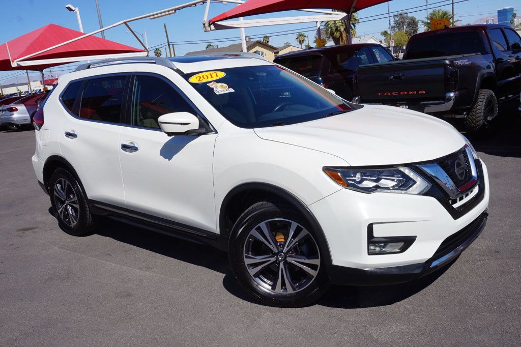 2017 Nissan Rogue SL photo 2