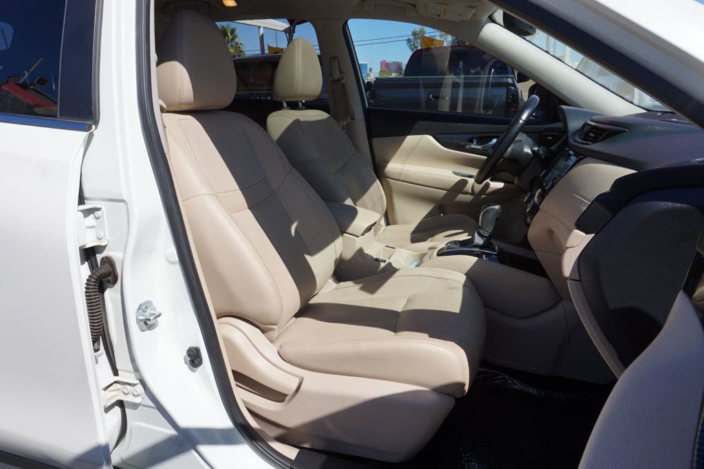 2017 Nissan Rogue SL photo 21