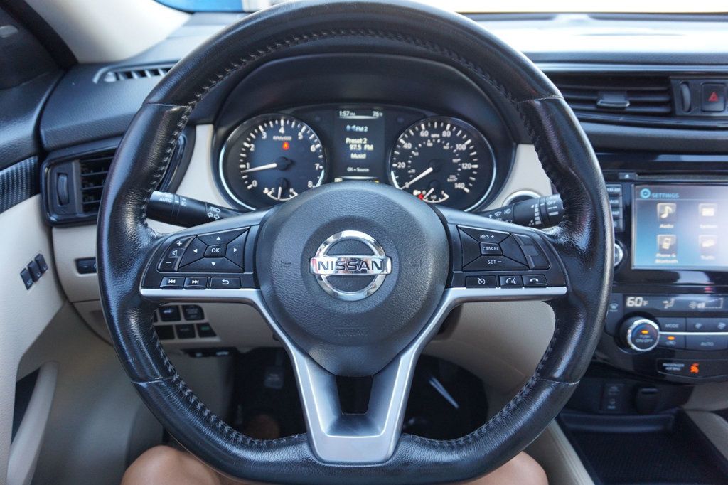 2017 Nissan Rogue SL photo 27
