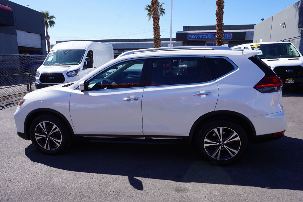 2017 Nissan Rogue SL photo 3