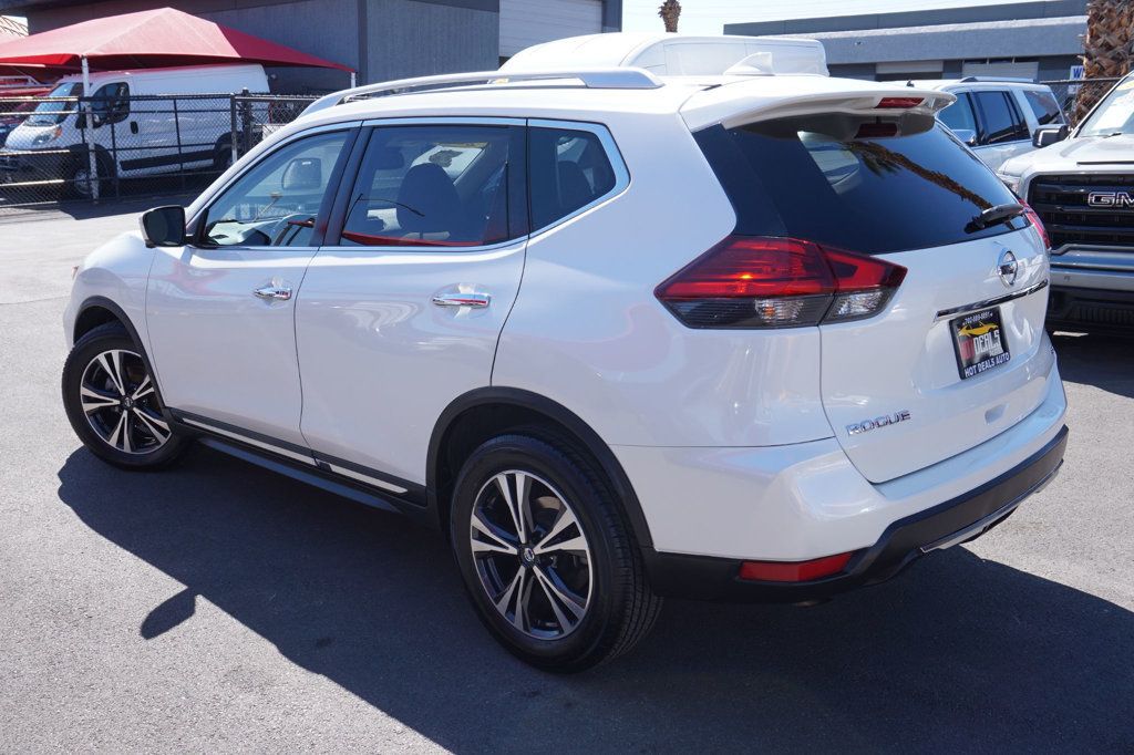 2017 Nissan Rogue SL photo 4