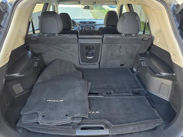 2017 Nissan Rogue SV - 23026702 - 11