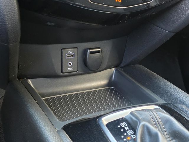 2017 Nissan Rogue SV - 23026702 - 16