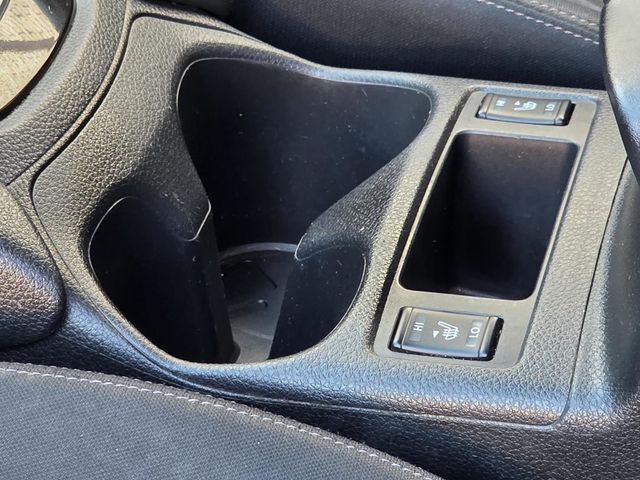 2017 Nissan Rogue SV - 23026702 - 18