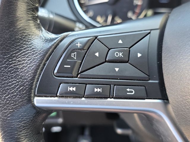 2017 Nissan Rogue SV - 23026702 - 20